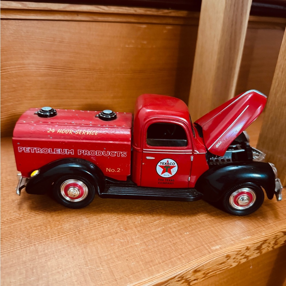 1940 Ford Die Cast Model Golden Wheel Texaco Petroleum Tanker Vintage Toy Truck